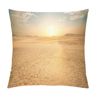 Personality  Sandy Desert In Egypt Pillow Covers
