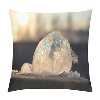Personality  Soap Bubbles Freeze In The Cold. Winter Soapy Water Freezes In T Pillow Covers