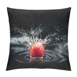 Personality  Fresh Tomato Falling In Water Pillow Covers
