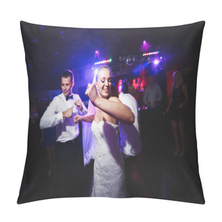 Personality  Beautiful Bride And Groom Dancing Pillow Covers