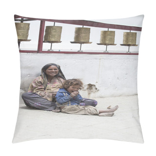 Personality  Indian Poor Woman With Children Begs For Money From A Passerby On The Street In Leh, India Pillow Covers