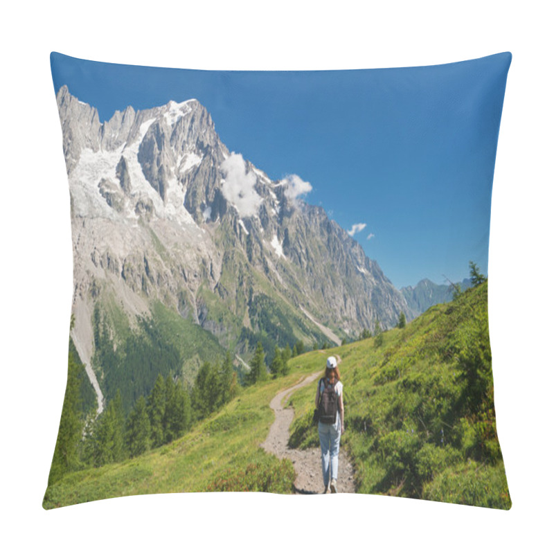 Personality  Hiking In Ferret Valley Pillow Covers