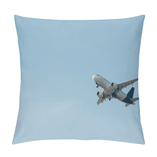 Personality  Commercial Jet Plane Landing In Blue Sky  Pillow Covers