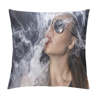 Personality  Girl Soars On A Black Background Vape Pillow Covers