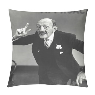 Personality  Man Getting In The Last Word Pillow Covers