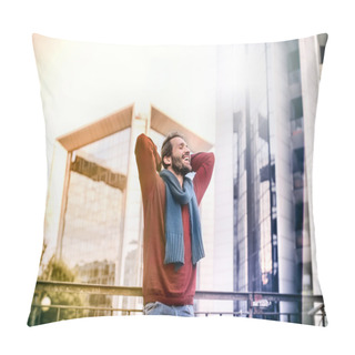 Personality  Free Man Relaxing Pillow Covers