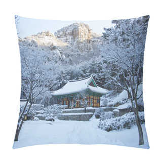 Personality  Naesosa Temple In South Korea Pillow Covers