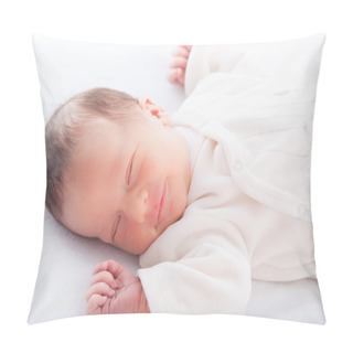 Personality  Infant Sleeping In Bed Pillow Covers