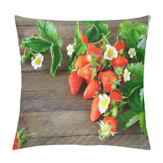 Personality  Ripe Strawberries, Flowers And Leaves Pillow Covers