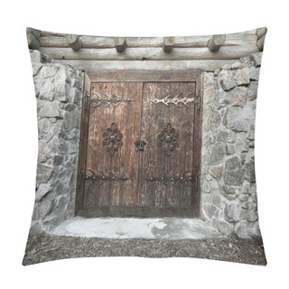 Personality  Wooden Old Door With Lock And Granite Wall Pillow Covers