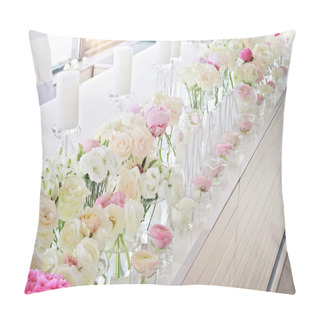 Personality  Wedding Table Decoration.  Ranunculus, Roses, Candels Pillow Covers