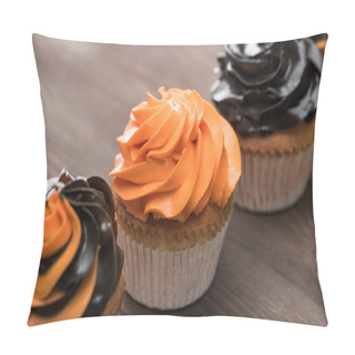 Personality  Delicious Halloween Black And Orange Cupcakes On Wooden Table Pillow Covers