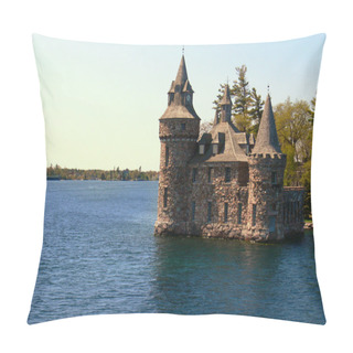 Personality  Thousand Islands Castle Pillow Covers