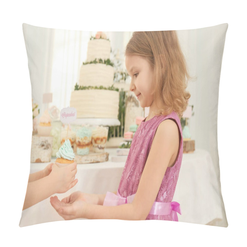 Personality  girl giving cupcake to friend pillow covers