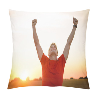 Personality  Male Runner Success Pillow Covers
