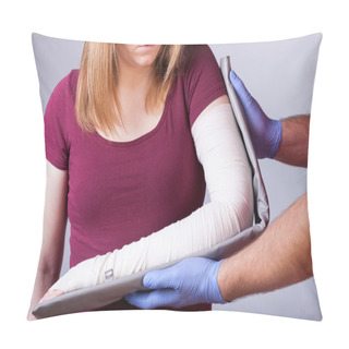 Personality  Paramedical Using Backboard Pillow Covers