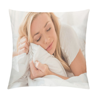 Personality  Woman Relaxing In Bed Pillow Covers