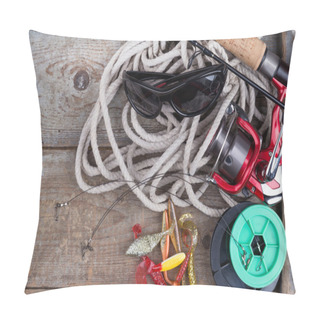 Personality  Fishing Tackles On Wooden Board With Rope Pillow Covers