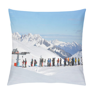 Personality  Queue At The Ski Lift Pillow Covers