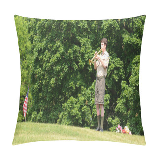 Personality  Boy Scout Plays Tap On Memorial Day Pillow Covers