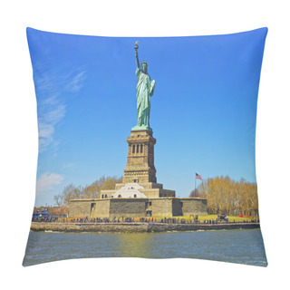 Personality  Liberty Island And Statue In Upper New York Bay Pillow Covers