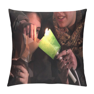 Personality  Girl During The Stations Of The Cross Chaired By Pope Francis I Pillow Covers