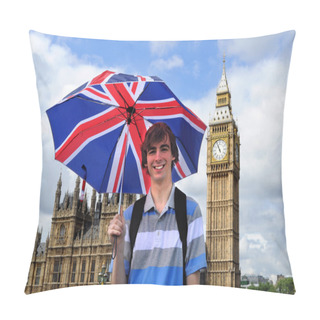 Personality  Big Ben, Parliarment Building And Tourist In London Pillow Covers