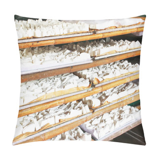 Personality  Processing Kudzu Flour  Pillow Covers