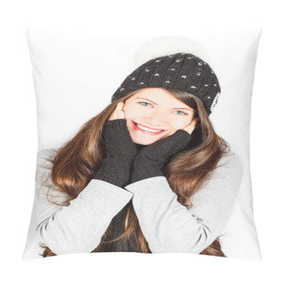 Personality  Girl In Winter Hat And Scarf Pillow Covers