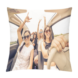Personality  Four Girls Driving In A Convertible Car And Having Fun Pillow Covers