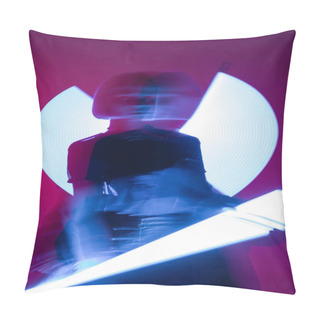 Personality  Long Exposure Of Blurred Woman With Vibrant Neon Lamps On Purple Background Pillow Covers