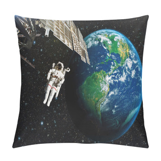 Personality  Astronaut In Outer Space Against The Backdrop Of The Planet Earth. Elements Of This Image Furnished By NASA. Pillow Covers