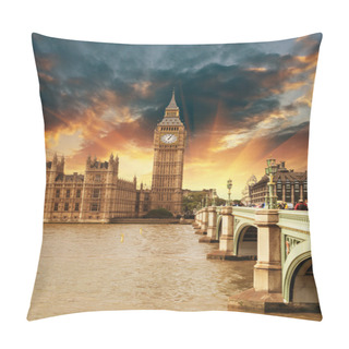 Personality  Houses Of Parliament, Westminster Palace Pillow Covers