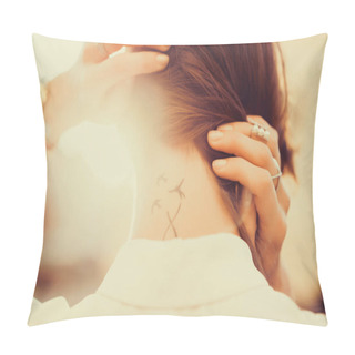 Personality  Girl Showing Tattoo On Neck Pillow Covers