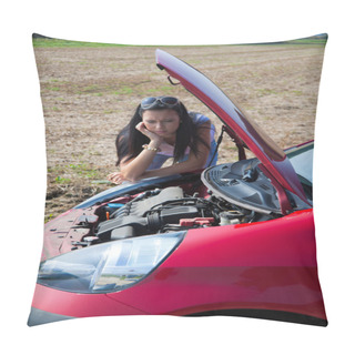 Personality  Woman Has In Her Car Breaks Down Pillow Covers
