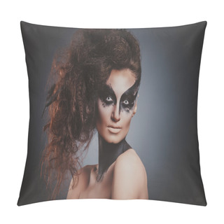 Personality  Fashion Crow Girl With  White Eyes Pillow Covers