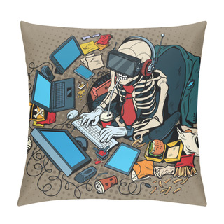Personality The Skeleton Programmer In Virtual Reality Pillow Covers