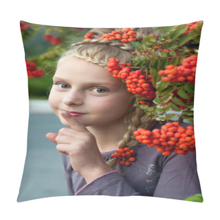 Personality  Girl With Rowan Pillow Covers
