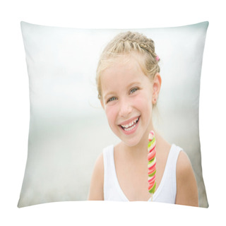 Personality  Little Girl On The Beach Pillow Covers