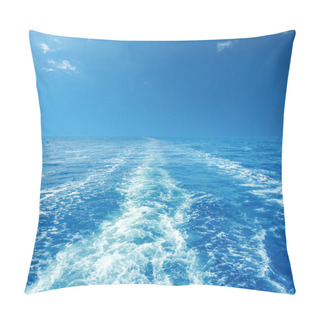 Personality  Cruise Ship Trails On Water Surface Making White Foam Pillow Covers