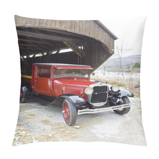 Personality  Old Car At Covered Wooden Bridge, Vermont, USA Pillow Covers