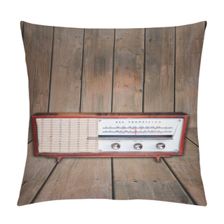 Personality  Old Radio On Wood Background Pillow Covers