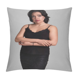 Personality  Young Woman Posing In Dress On A Gray Background Pillow Covers