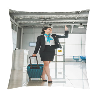 Personality  Smiling African American Stewardess Waving Hand While Walking With Suitcase In Airport Pillow Covers