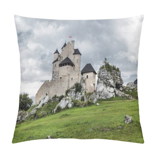 Personality  Bobolice Castle In Poland Pillow Covers
