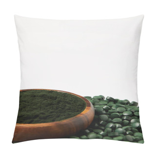 Personality  Close Up View Of Spirulina Algae Powder And Spirulina Pills Isolated On Grey Background  Pillow Covers