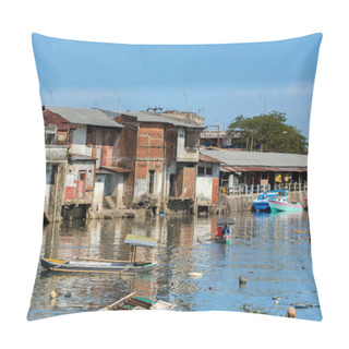 Personality  Straw Poor Houses By The River Pillow Covers