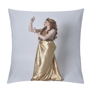 Personality  Full Length Portrait Of Girl With Red Hair Wearing Long Grecian Toga And Golden Wreath. Standing Pose In Side Profile,  Isolated Against A Grey Studio Background. Pillow Covers