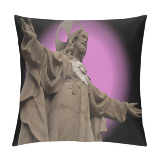 Personality  Statue Of Christ With Fake Aureole Pillow Covers