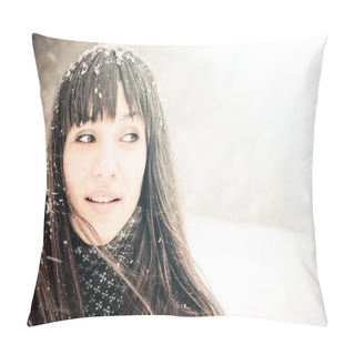 Personality  Woman Smiling In Snow Pillow Covers